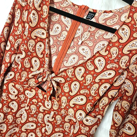 Shein Vintage 70's Style Cropped Tie-Front Romper - Picture 3 of 5